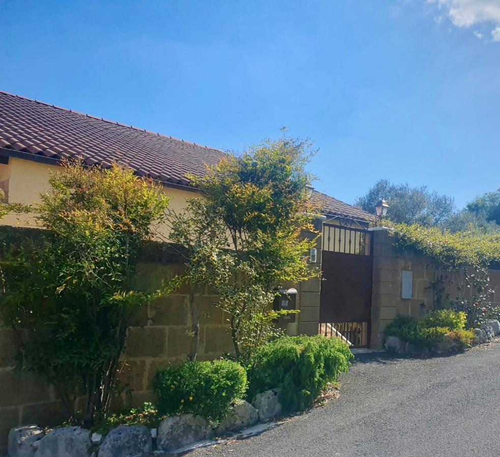 Casa Vacanze Salvatore 팔라쫄로 아크레이데 외부 사진