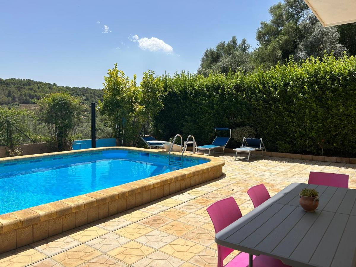 Casa Vacanze Salvatore 팔라쫄로 아크레이데 외부 사진